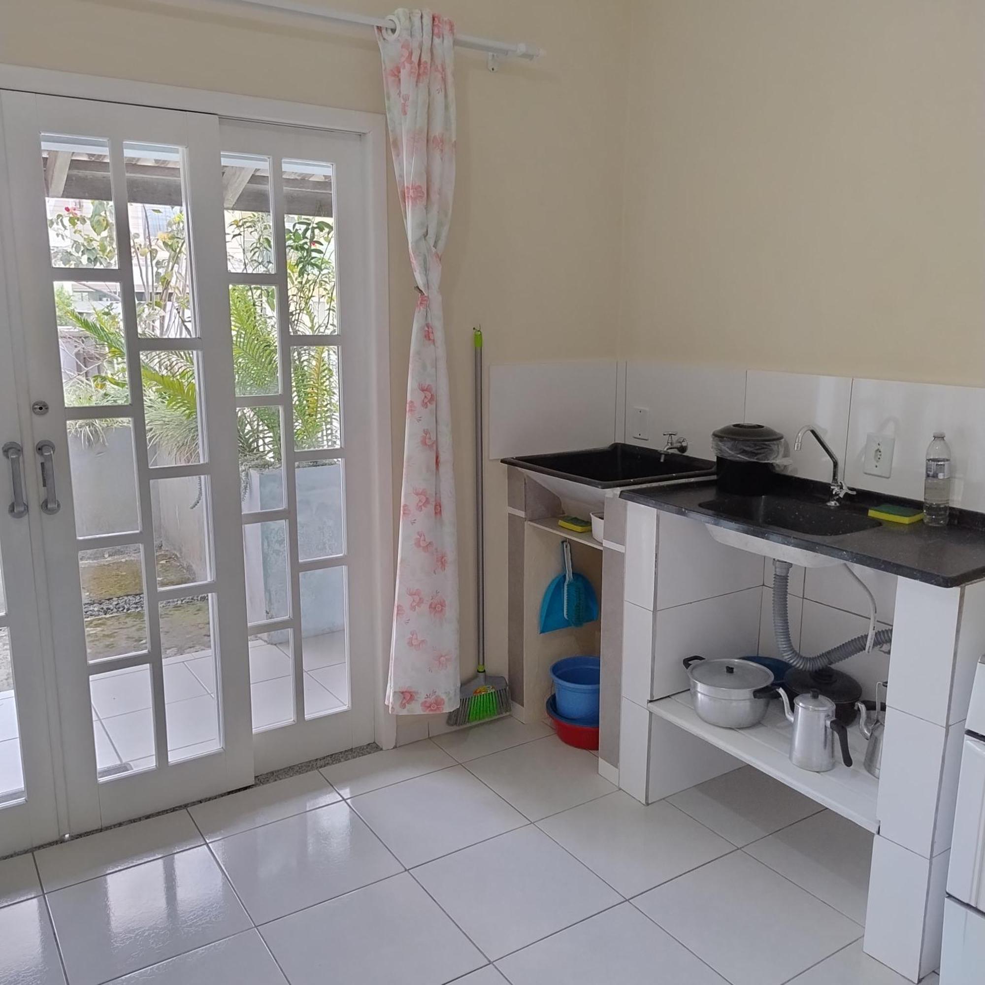Casa de Férias Kitnet Bem Localizada No Bairro Costa E Silva Joinville