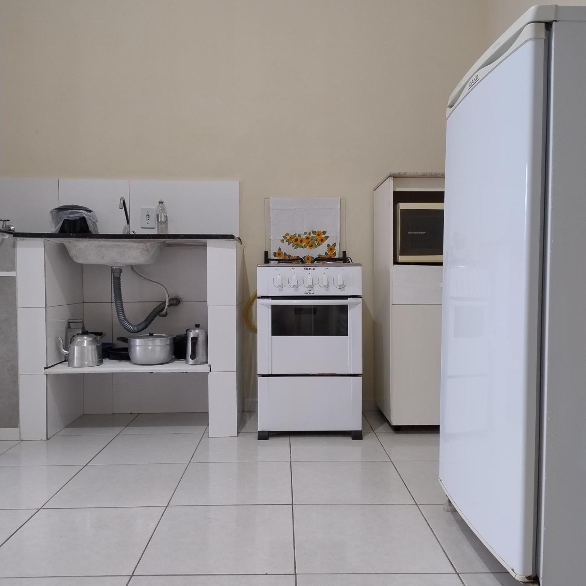 Casa de Férias Kitnet Bem Localizada No Bairro Costa E Silva Joinville